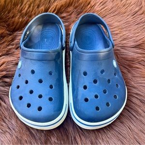 CROCS “Off the Court” Iconic Comfort Clogs